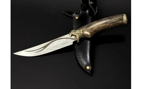 Полювання на подарунок NB Art Snake 22K55 у випадку.