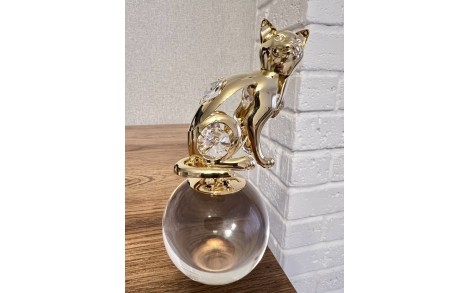 Фигурка Crystocraft со стразами Swarovski Кошка на стеклянном шаре 12 см